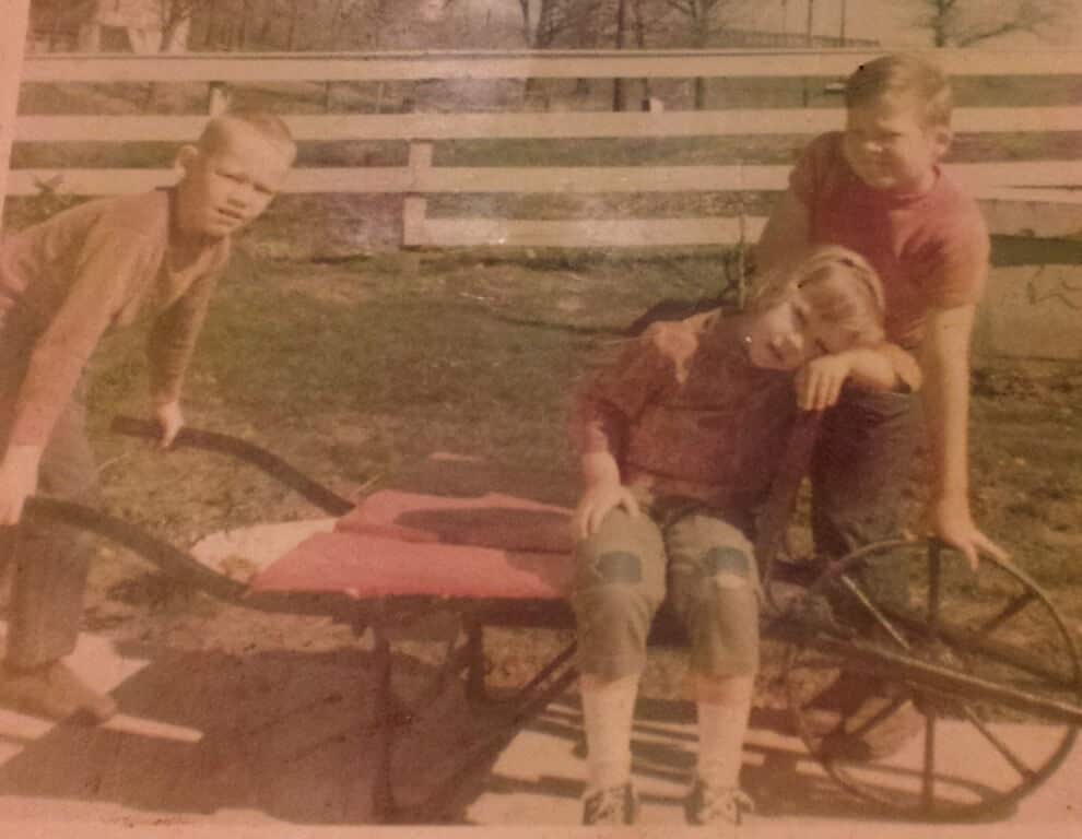 01/15/12: Discontented Lens | Reversed 4 of Cups