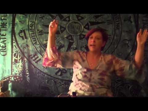 1-Card Tarot Reading: What to do about money? 1-Card Tarot Readings