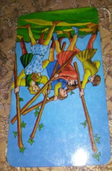 04/02/13: Keeping Your Own Counsel in the Fight / rev 5 of Wands Everyday Tarot