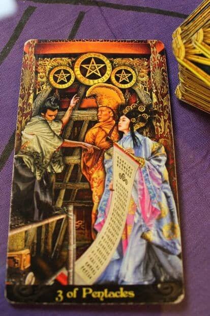 11/22/13: Micromanaging? / 3 of Pentacles