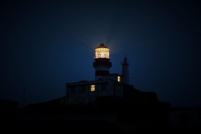 Be The Light Or Look for It: Weekly Tarot Flow, June 19 – 25, 2016