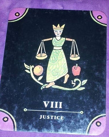 justice-tarot-nova justice-tarot-nova