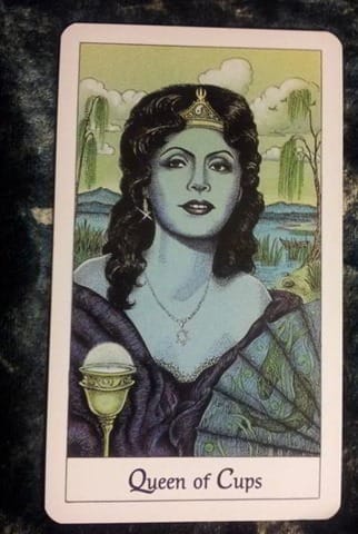 queen-of-cups queen-of-cups